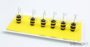 Cheese and olive bees|Assemble bee with cheese and olives|Add eyes to appetizers-bee|Add wings to your bee snacks|adorably-cheesy-animal-appetizers-bee-ingredients|Assembling bee with olives and cheese