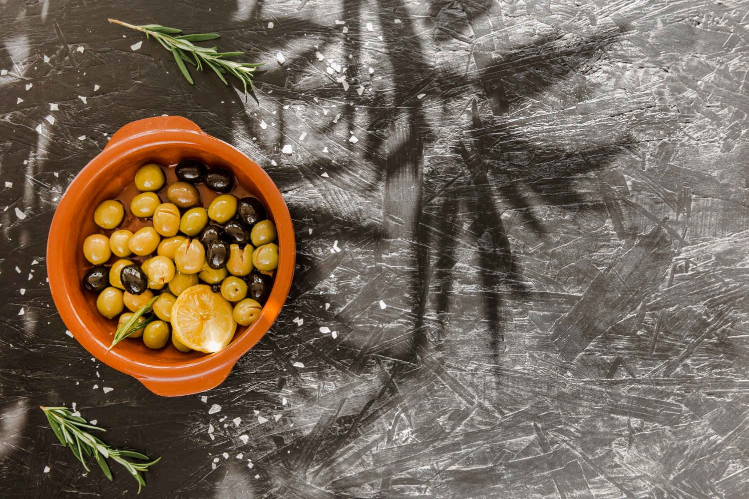 Aceitunas verdes y negras